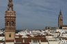 Las torres barrocas de Jerez de los Caballeros sobre los tejados blancos de la ciudad