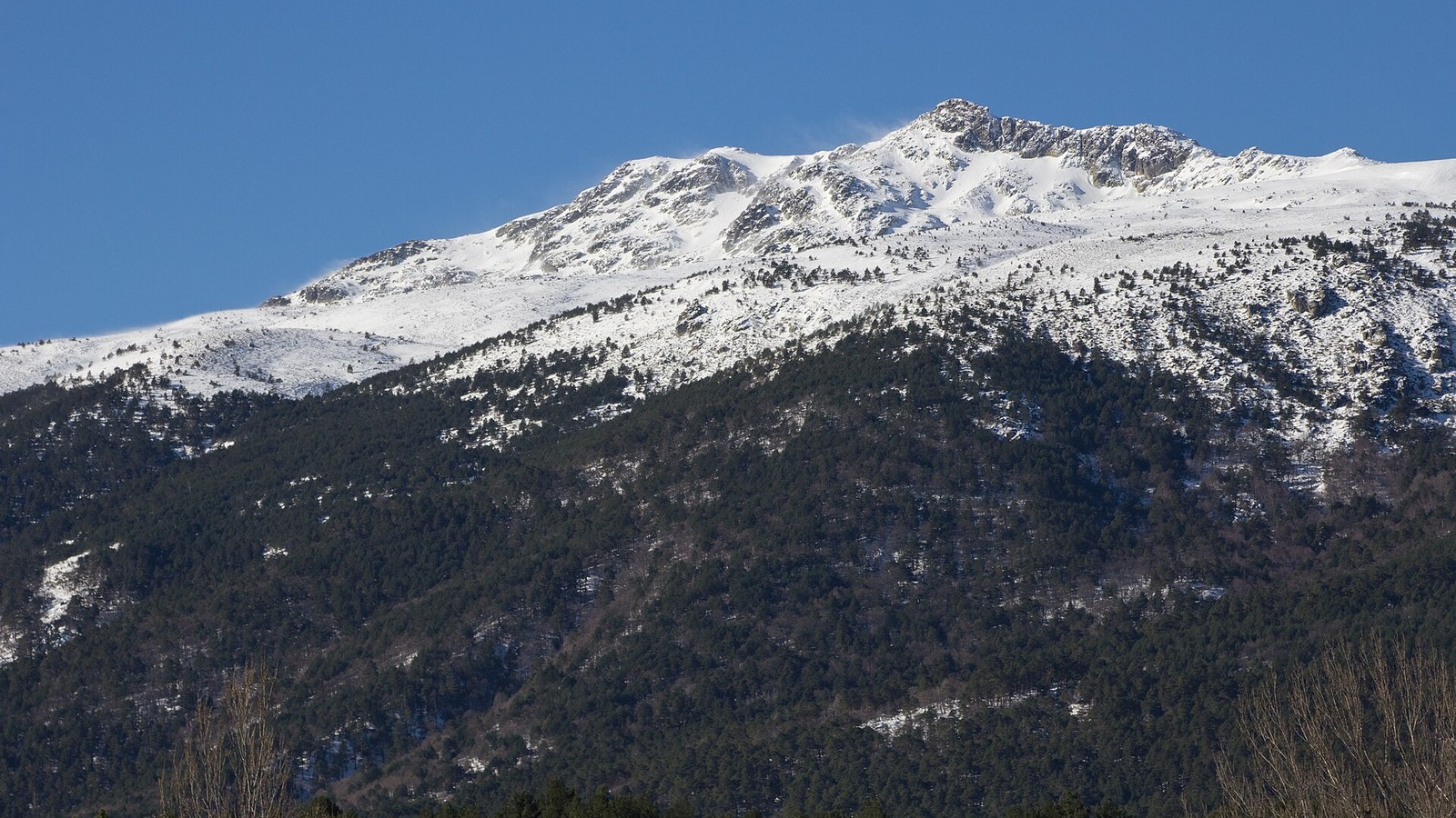 Las cumbres nevadas de Peñalara, en la Sierra de Guadarrama